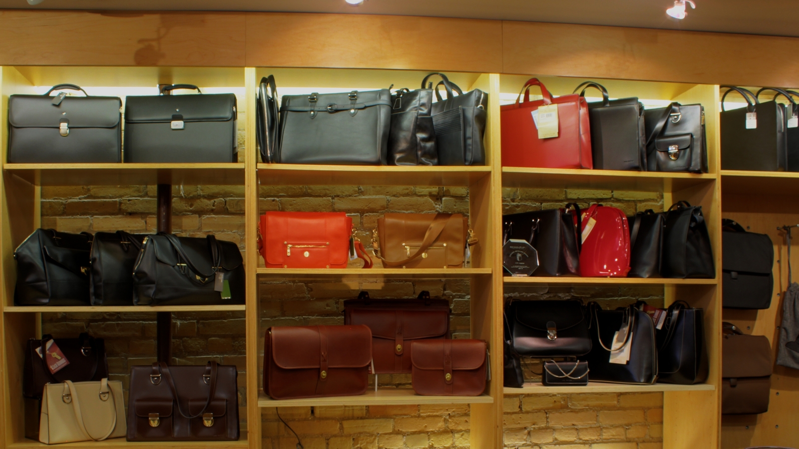 U N Luggage Canada Luggage Store-0006